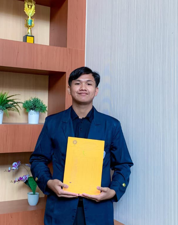 AHMAD RIZKI MUBAROK - S1 ADMINISTRASI PUBLIK 